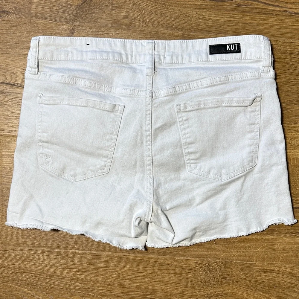 Kut from the Kloth Women's White Cutoff Jean Shorts Size 6 - Picture 6 of 6